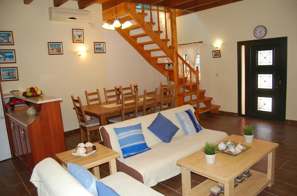 בוקארי Chris And Nick Corfu Villa חדר תמונה